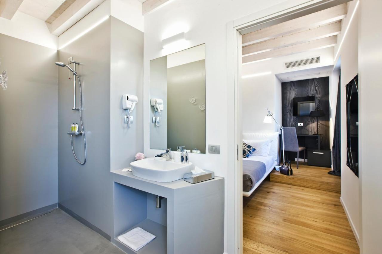 Manzoni 124 Bed&Relax Panzió Esine Kültér fotó