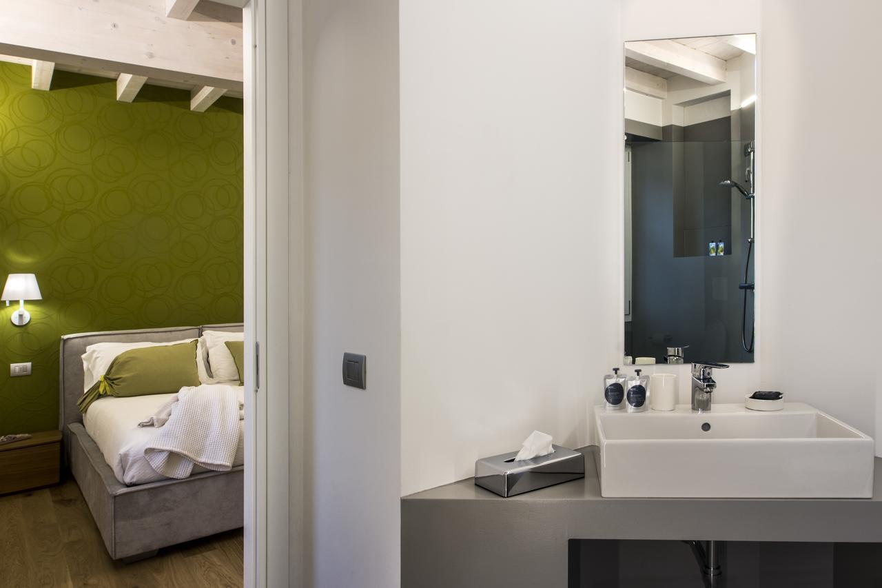 Manzoni 124 Bed&Relax Panzió Esine Kültér fotó